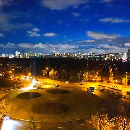 Шикарная VIP квартира 8 мин пешком от м Дарница Киев Экстерьер фото